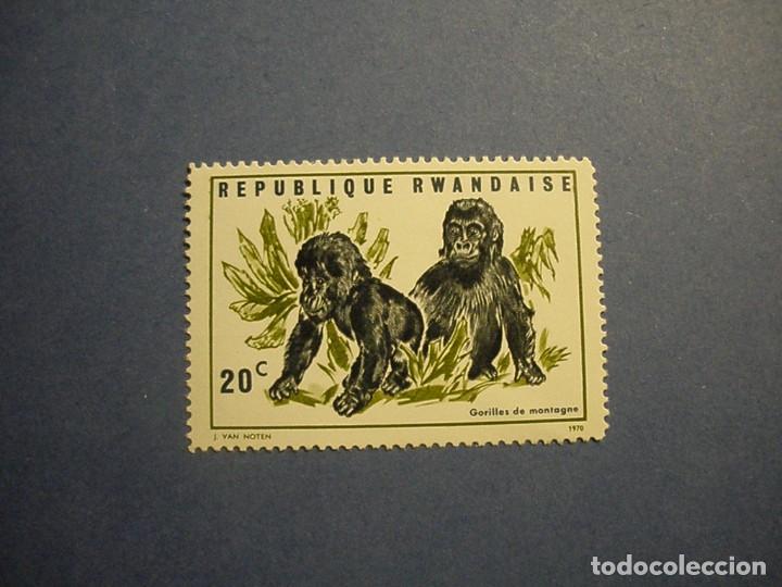 Stamps: RUANDA - ANIMALES SALVAJES - GORILAS DE MONTA&Ntilde;A.
