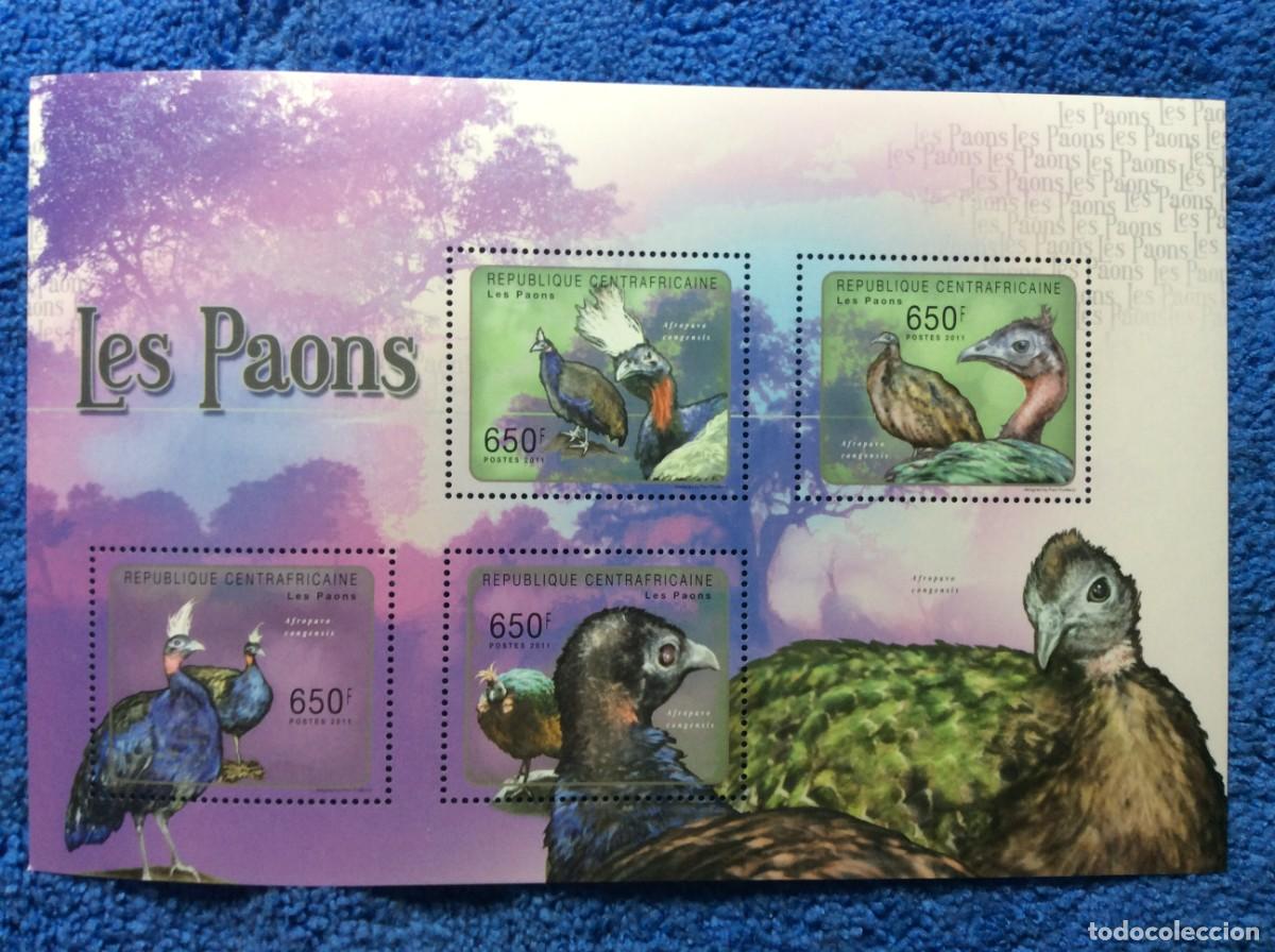 Sellos: AFRICA CENTRAL. 2011. PAVOS (8TA04)