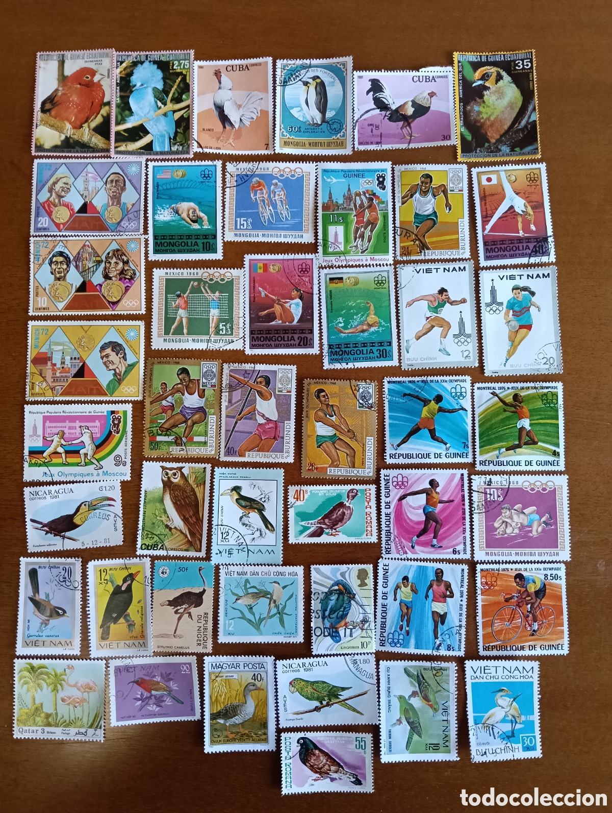 Stamps: Lote de 45 sellos del mundo a&ntilde;os 70 sin repetir usados