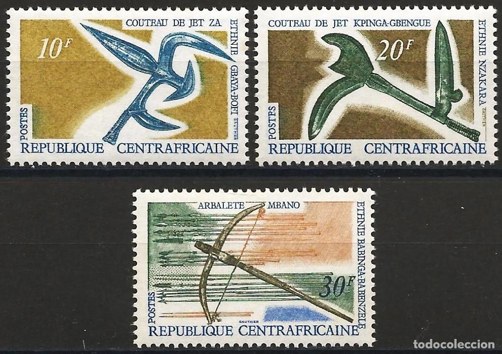 Sellos: Rep. Centroafricana 1968 - Mi 173 a 175 - YT 109 a 111 - Armas ind&iacute;genas - MNH** ( A&eacute;reo )