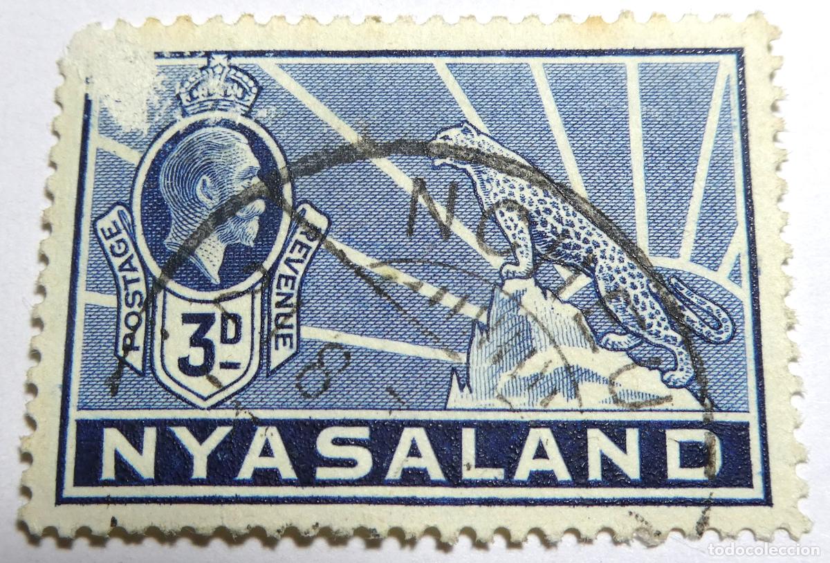Sellos: sello postal de Nyasaland 3 Peniques REY JORGE VI leopardo sobre una roca (actual Malawi)