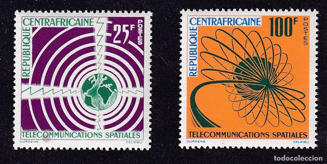 Sellos: CENTRAFRICAINE n&deg; 27 et 28 ** t&eacute;l&eacute;communications spatiales