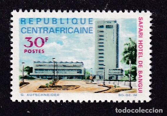 Francobolli: CENTRAFRICAINE n&deg; 82 ** inauguration de l'h&ocirc;tel Safari &agrave; Bangui