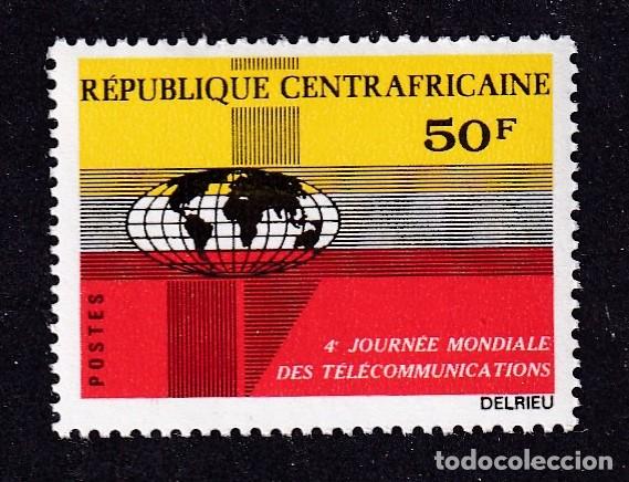 Sellos: CENTRAFRICAINE n&deg; 167 ** journ&eacute;e mondiale des communications