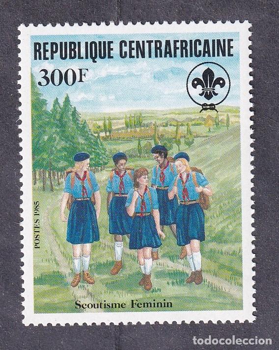 Sellos: CENTRAFRICAINE n&deg; 674 ** anniversaire scootisme f&eacute;minin