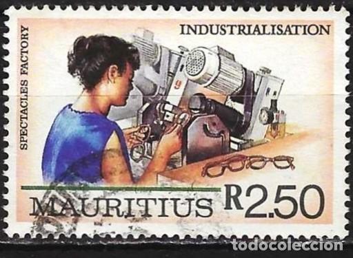 Sellos: Mauricio 1987 - Mi 654 - YT 683 - Industrializaci&oacute;n: Fabricaci&oacute;n de gafas