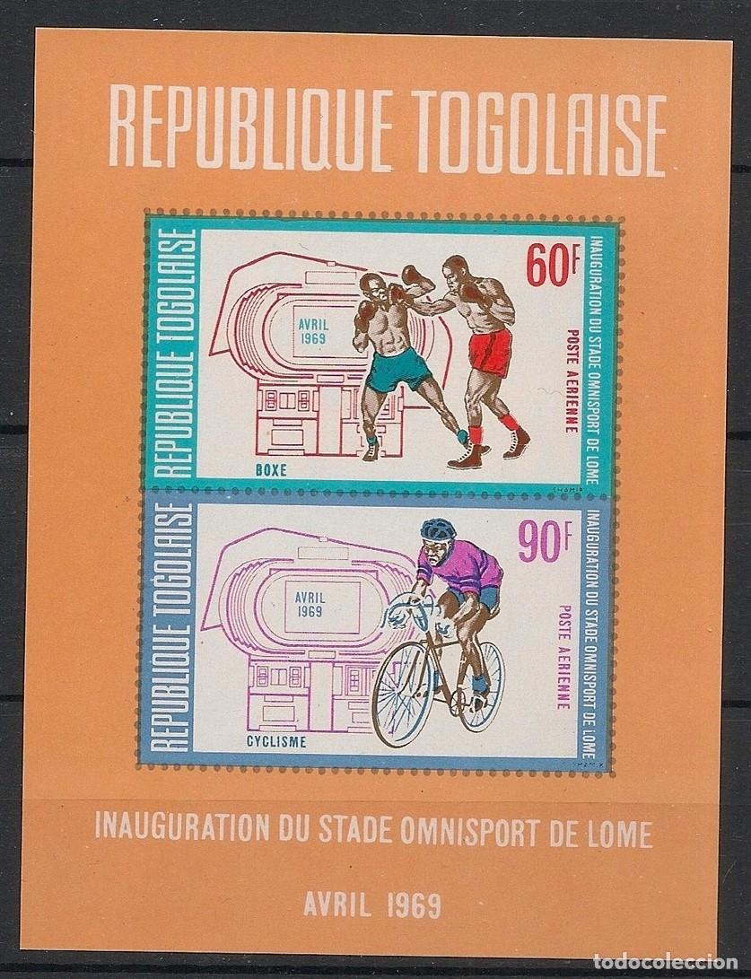 Sellos: TOGO 1969 SHEET MNH INAUGURACION DEL ESTADIO OMNISPORT STADE MULTI-SPORT STADIUM DEPORTES SPORTS