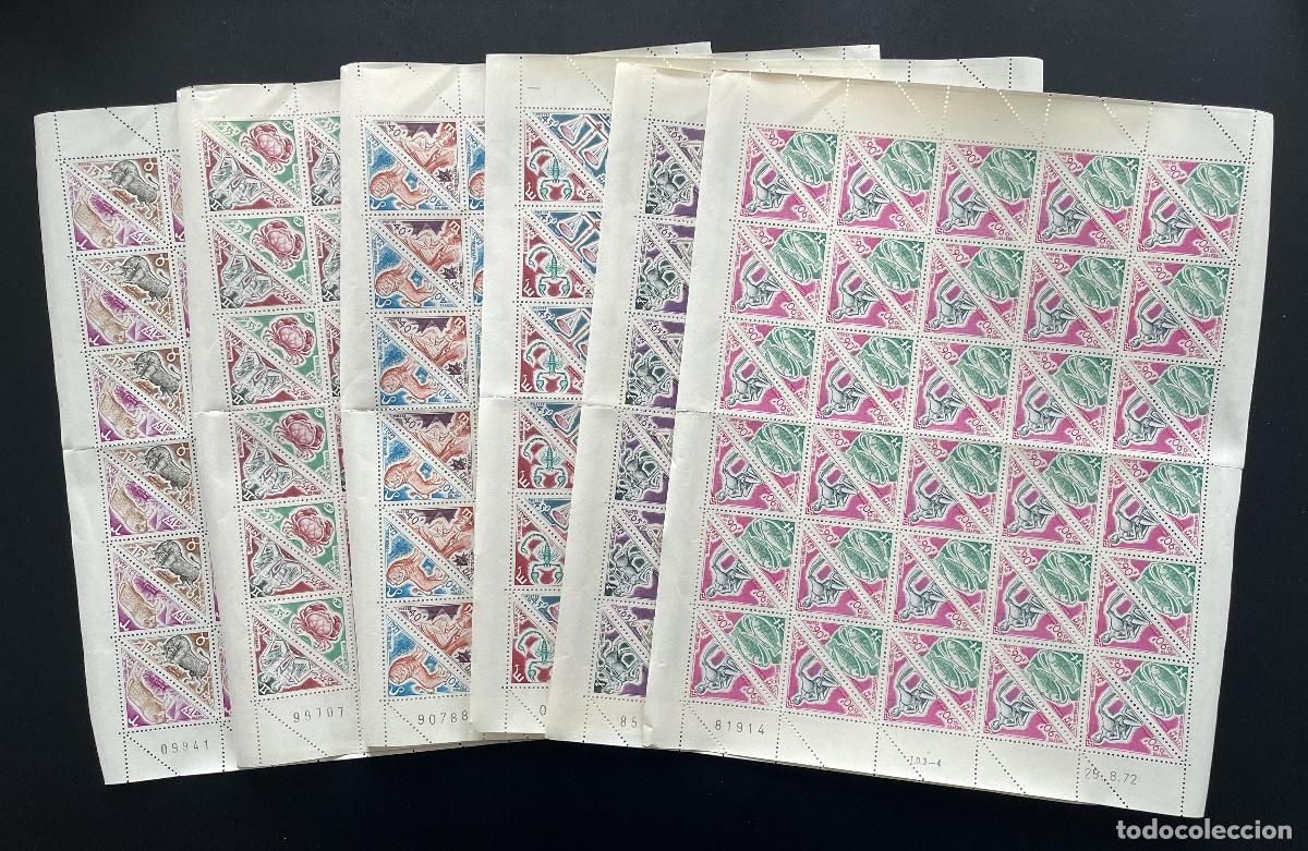 Stamps: Chad 1972 YT 185-196 bloque zod&iacute;aco triangulares animales fauna elefante