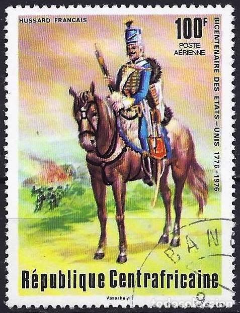Sellos: Rep. Centroafricana 1976 - Mi 410 - YT A 146 - Bicent. de Estados Unidos - Uniforme militar (A&eacute;reo )