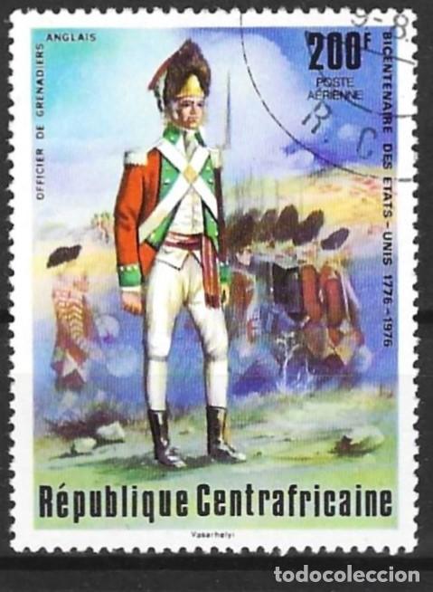 Sellos: Rep. Centroafricana 1976 - Mi 41 - YT A 147 - Bicent. de Estados Unidos - Uniforme militar (A&eacute;reo )