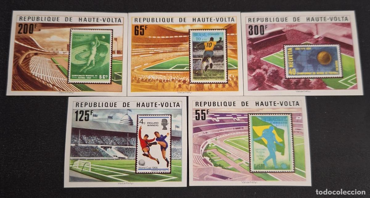Sellos: Alto Volta 1977 Mi. 700-704 ND f&uacute;tbol estadios Copa del Mundo FIFA