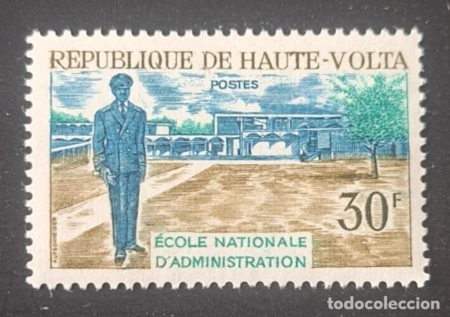 Timbres: Alto Volta 1968 Mi. 235 Escuela nacional de administraci&oacute;n edificio