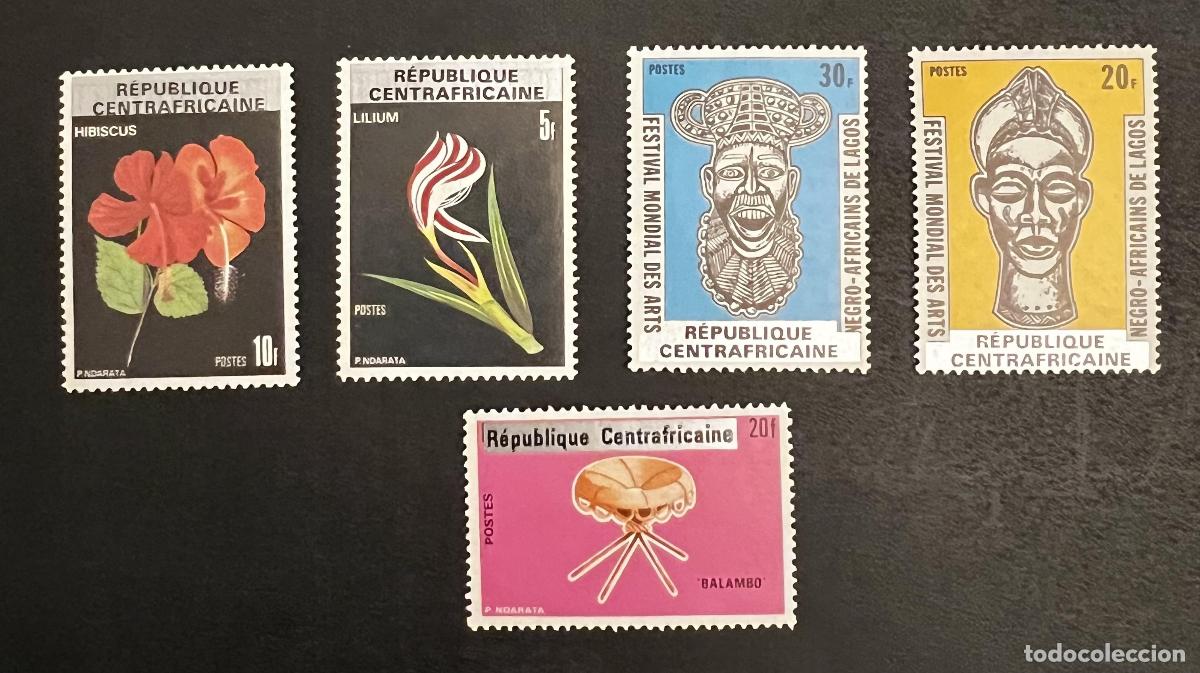 Francobolli: Centro&aacute;frica 1981 Mi. 658-662 flores hibisco m&aacute;scaras africanas Lagos