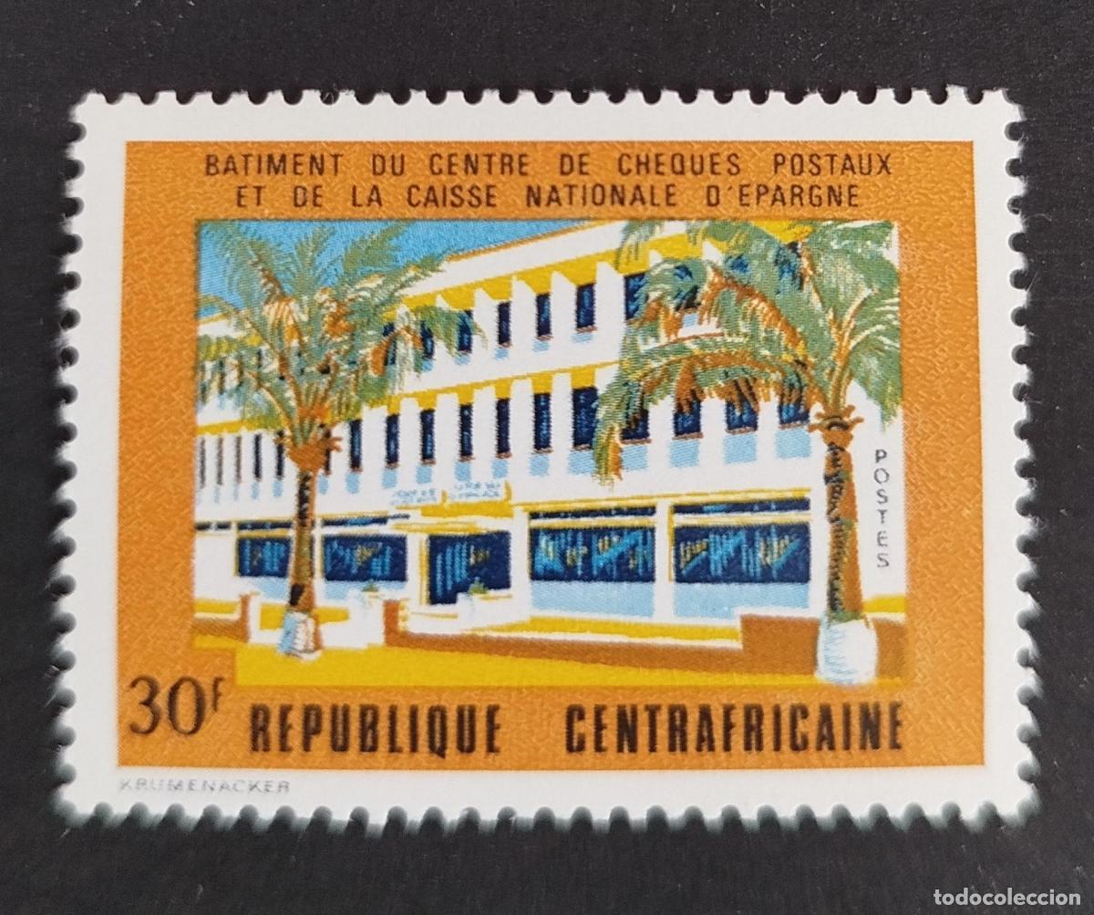 Sellos: Centro&aacute;frica 1972 Mi. 271 Centro cheques postales Caja ahorro palmeras