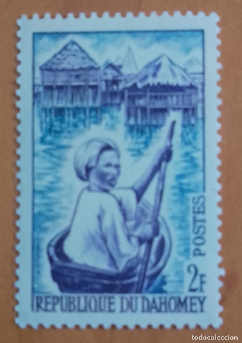Stamps: DAHOMEY - V/F 2 F - INDIGENA EN BARCA, TIPO LOCAL - VER DESCRIPCI&Oacute;N.