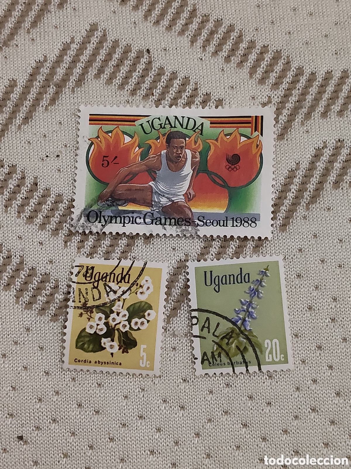 Sellos: 3 sellos de Uganda variados - Foto 1