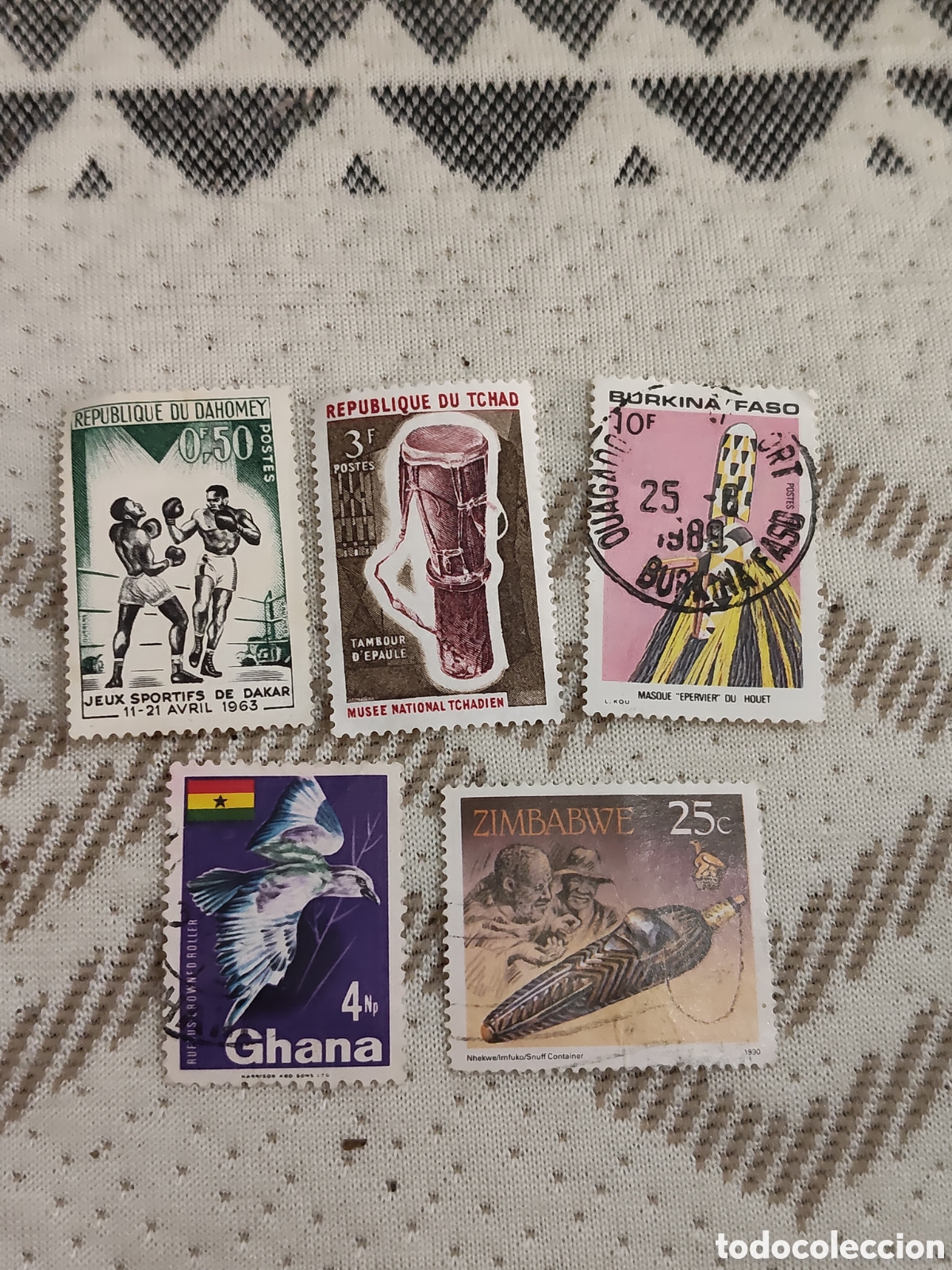 Sellos: 5 sellos antiguos de pa&iacute;ses africanos