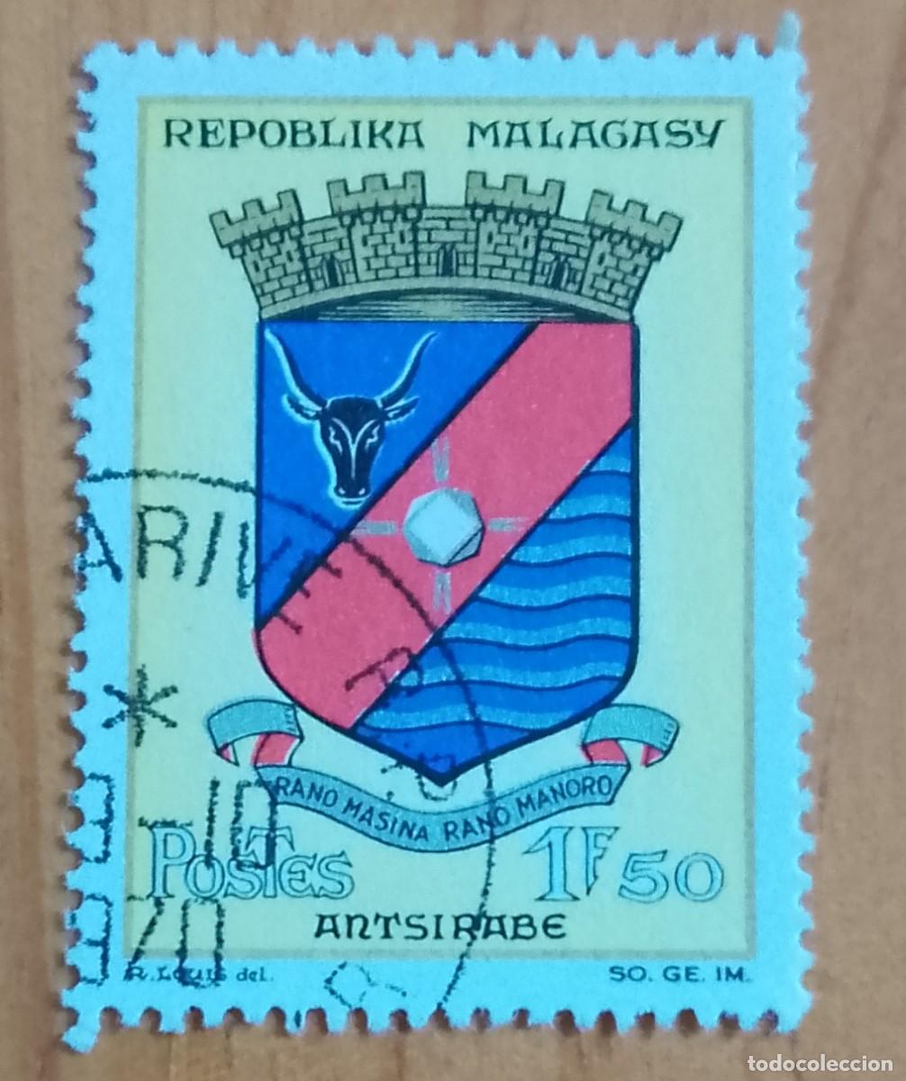 Sellos: MALAGASY, MADAGASCAR - 1,50 F - ESCUDO - VER DESCRIPCI&Oacute;N