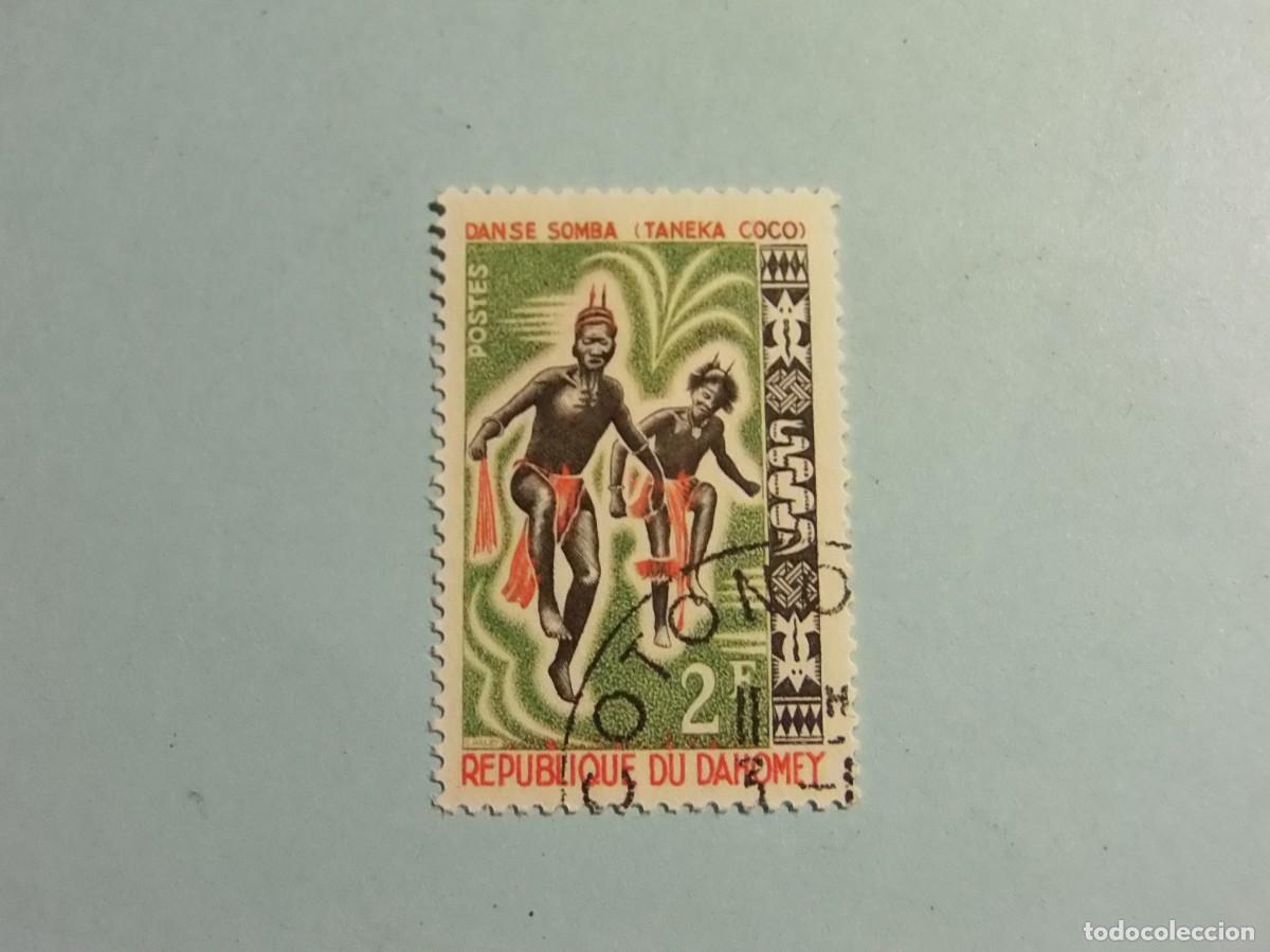 Sellos: BENIN-DAHOMEY 1964 - DANZAS REGIONALES - DANZA SOMBA (TANEKA COCO).