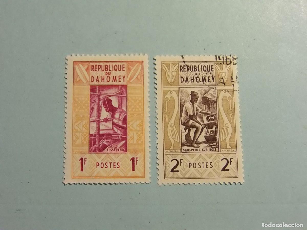 Sellos: BENIN-DAHOMEY 1961 - ARTESANIA LOCAL Y OFICIOS TRADICIONALES - TALLANDO LA MADERA.