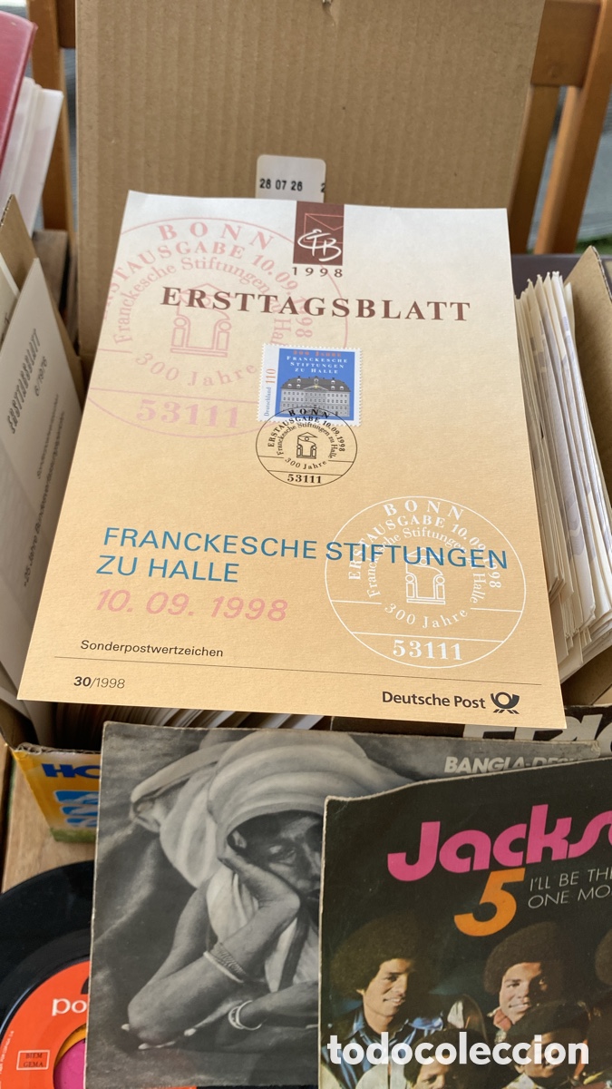 Sellos: Gran colecci&oacute;n filat&eacute;lica + libros y revistas antiguas (lote completo)