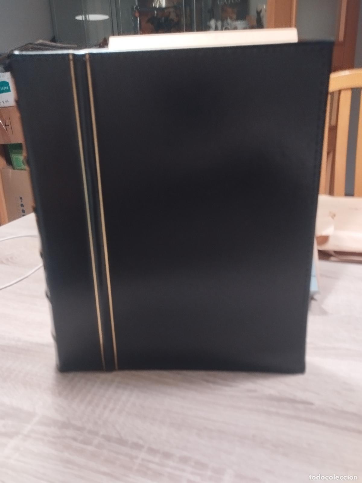 Francobolli: ALBUM DE 4 ANILLAS MARCA LEUCHTTURM CON 34 HOJAS NEGRAS DISTINTOS MODELOS. LEER DESCRIPCION