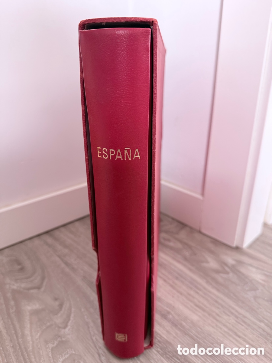 Sellos: &Aacute;lbum de Lujo Edifil color rojo granate