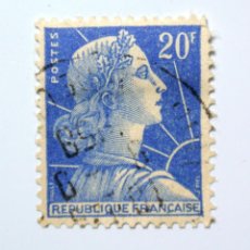 Sellos: SELLO POSTAL FRANCIA 1957 , 20 F , MADRE DE LA PATRIA , MARIANNE DE MULLER CON SOL. Lote 294128303