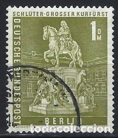 Sellos: BERL&Iacute;N 1956 - EDIFICIOS, ESTATUA DEL GRAN ELECTOR - USADO - Foto 1