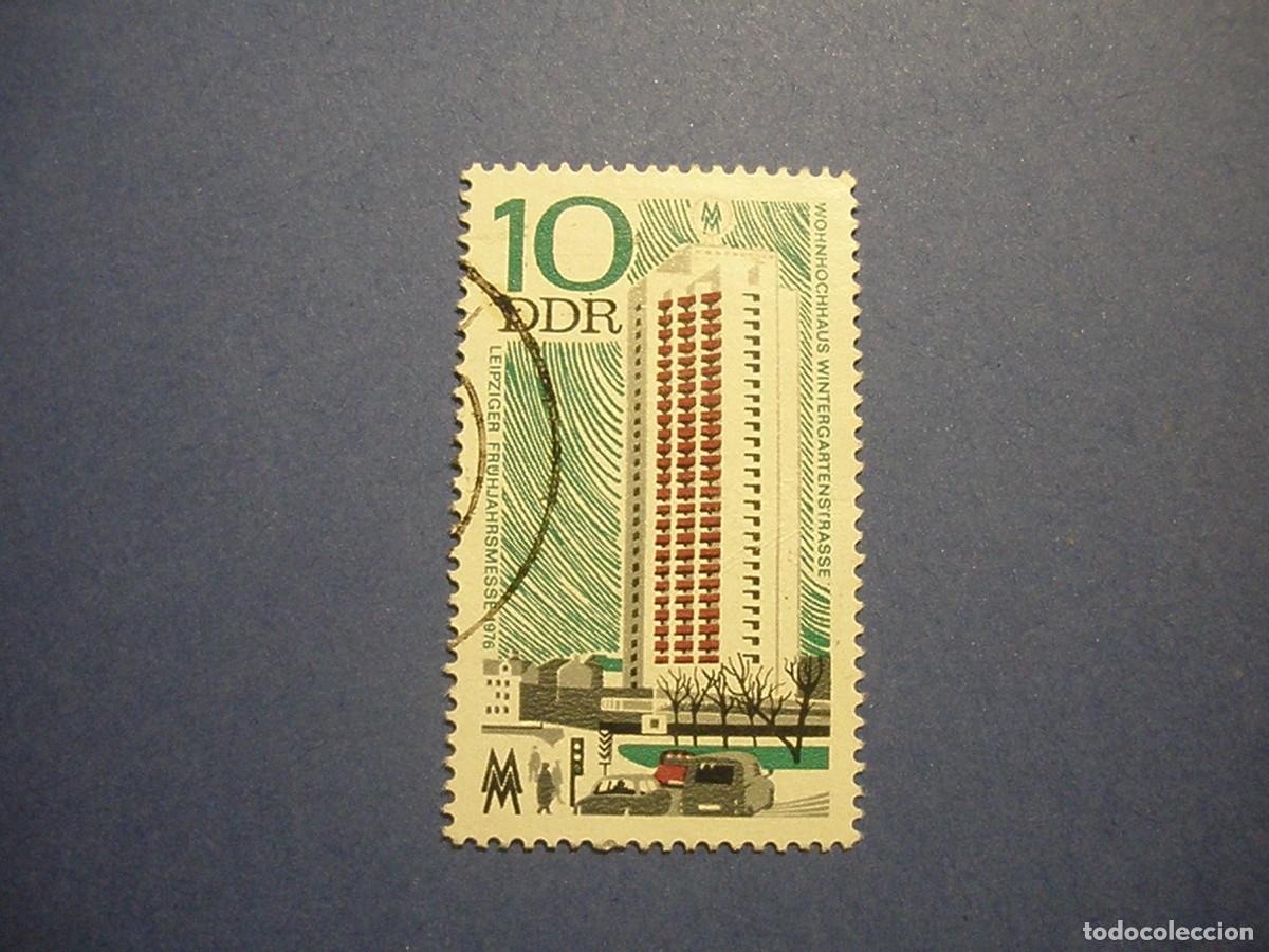 Sellos: ALEMANIA 1976 - EDIFICIOS - Torre residencial Wintergartenstra&szlig;e, Leipzig. - Foto 1