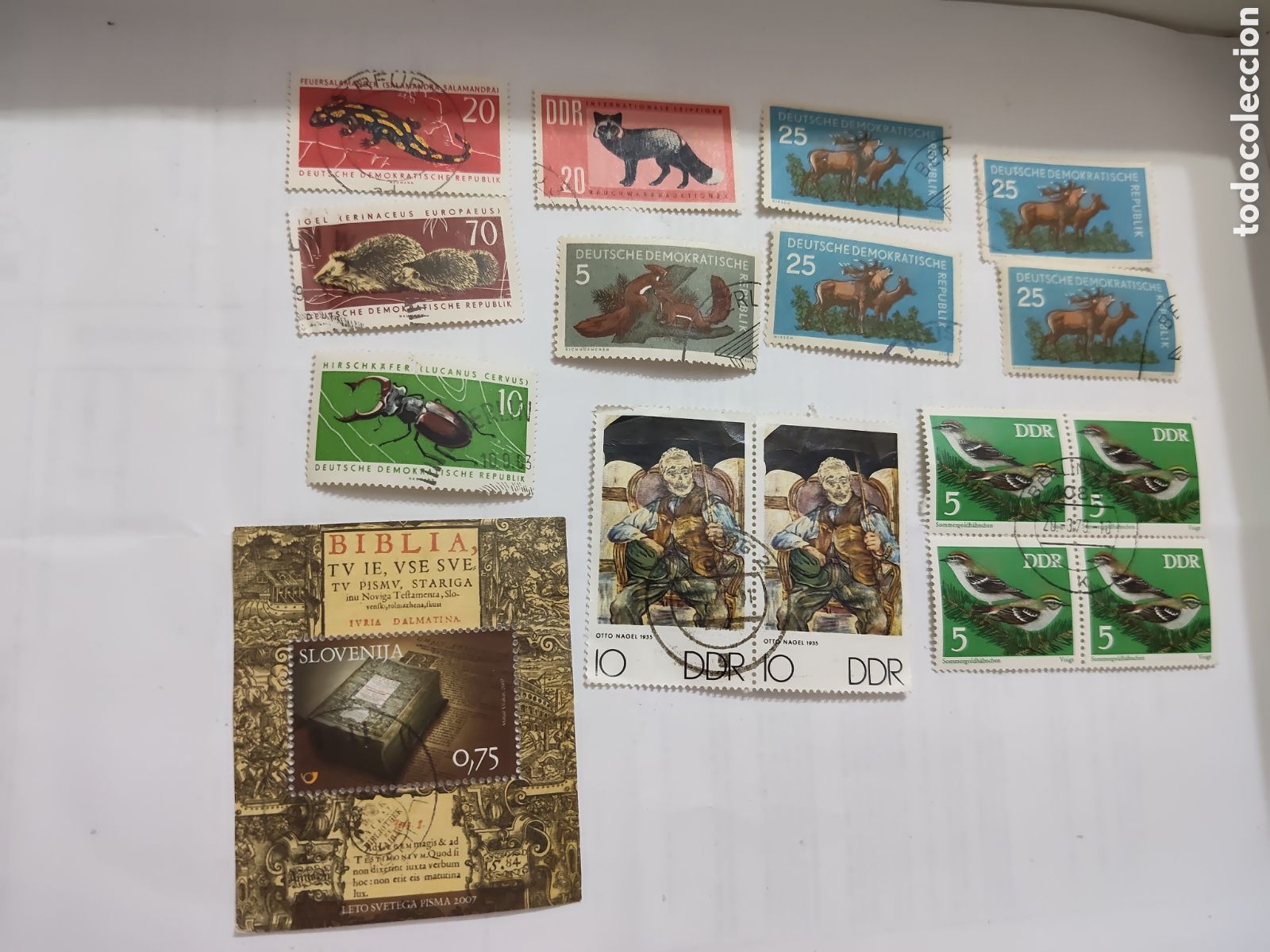 Sellos: 15 Sellos de Alemania Oriental y uno de Slovenia