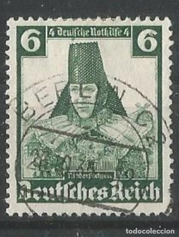 Sellos: ALEMANIA 1936 - TRAJES REGIONALES - USADO