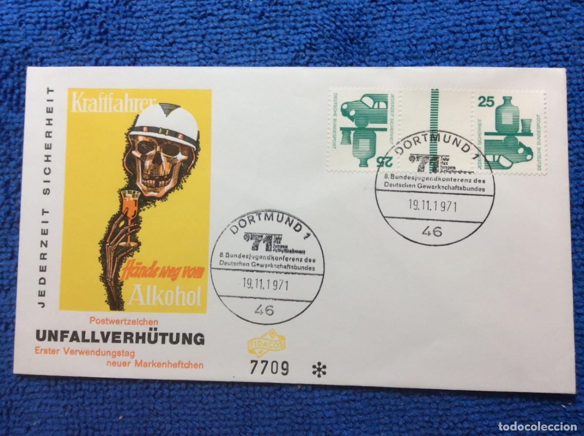 Sellos: ALEMANIA. 1971 SOBRE CONMEMORATIVO FRANQUEADO CON SELLOS SE-TENANT (1DDI75)