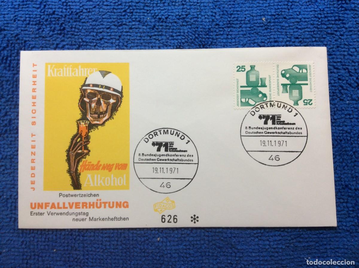 Sellos: ALEMANIA. 1971 SOBRE CONMEMORATIVO FRANQUEADO CON SELLOS SE-TENANT (1DDI77)