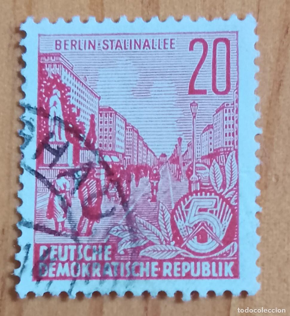 Sellos: ALEMANIA, DDR -V/F 20 - BERLIN, STALINALLEE - ARQUITECTURA