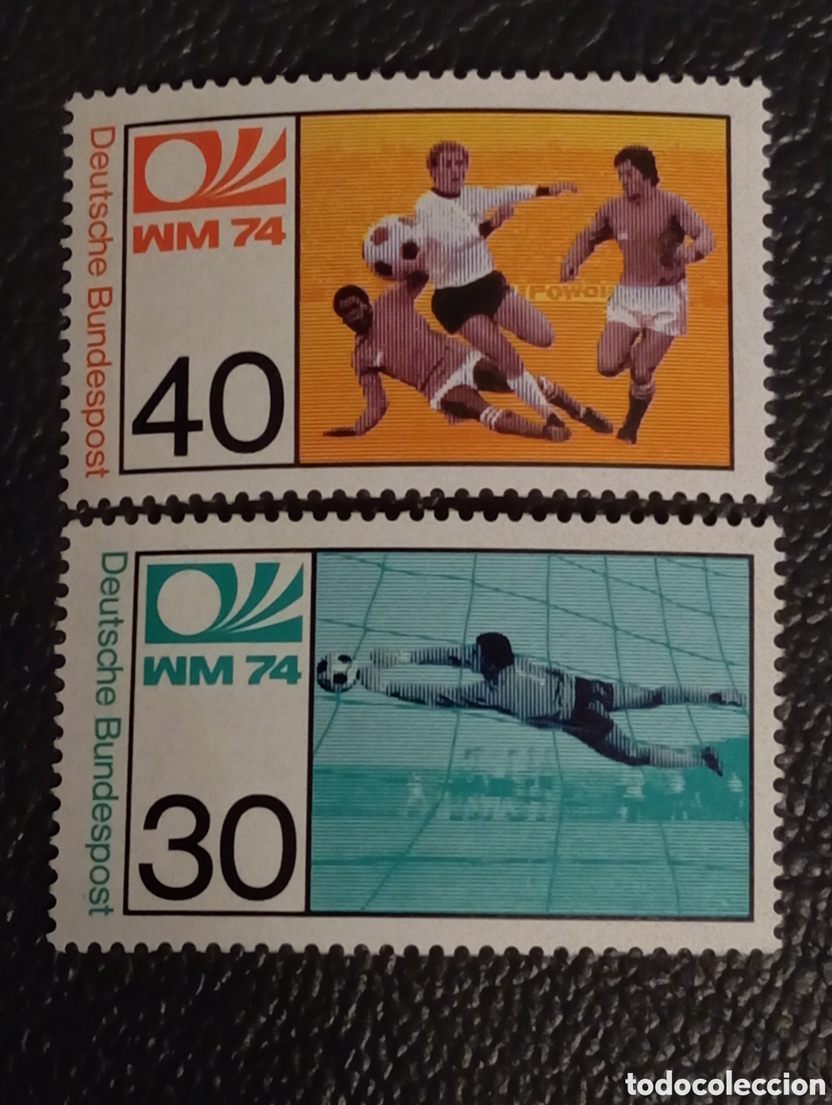 Sellos: Alemania 1974 - Mundial de F&uacute;tbol - Serie Completa Michel 811-812 MNH**