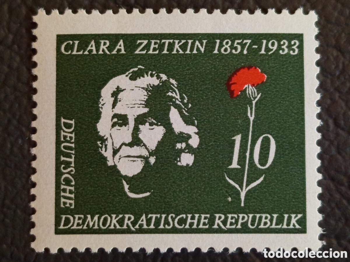 Francobolli: DDR 1957 Clara Zetkin 100 Aniversario 10 Pf Verde Clavel Rojo MH Michel 595
