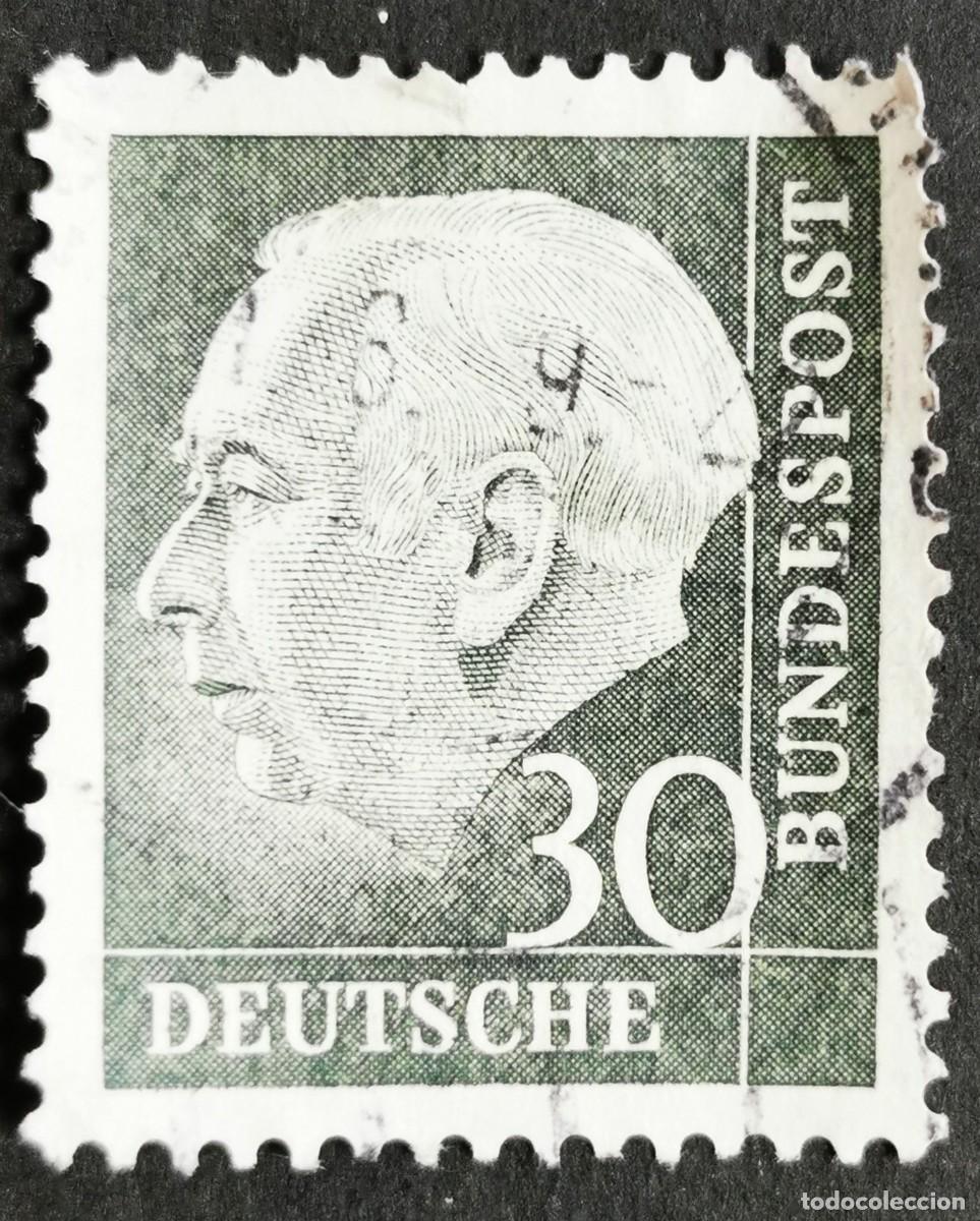 Sellos: Sello Alemania R. Federal 1957, Prof. Dr. Theodor Heuss (1884-1963), 30 Pf. Michel: DE 259xv