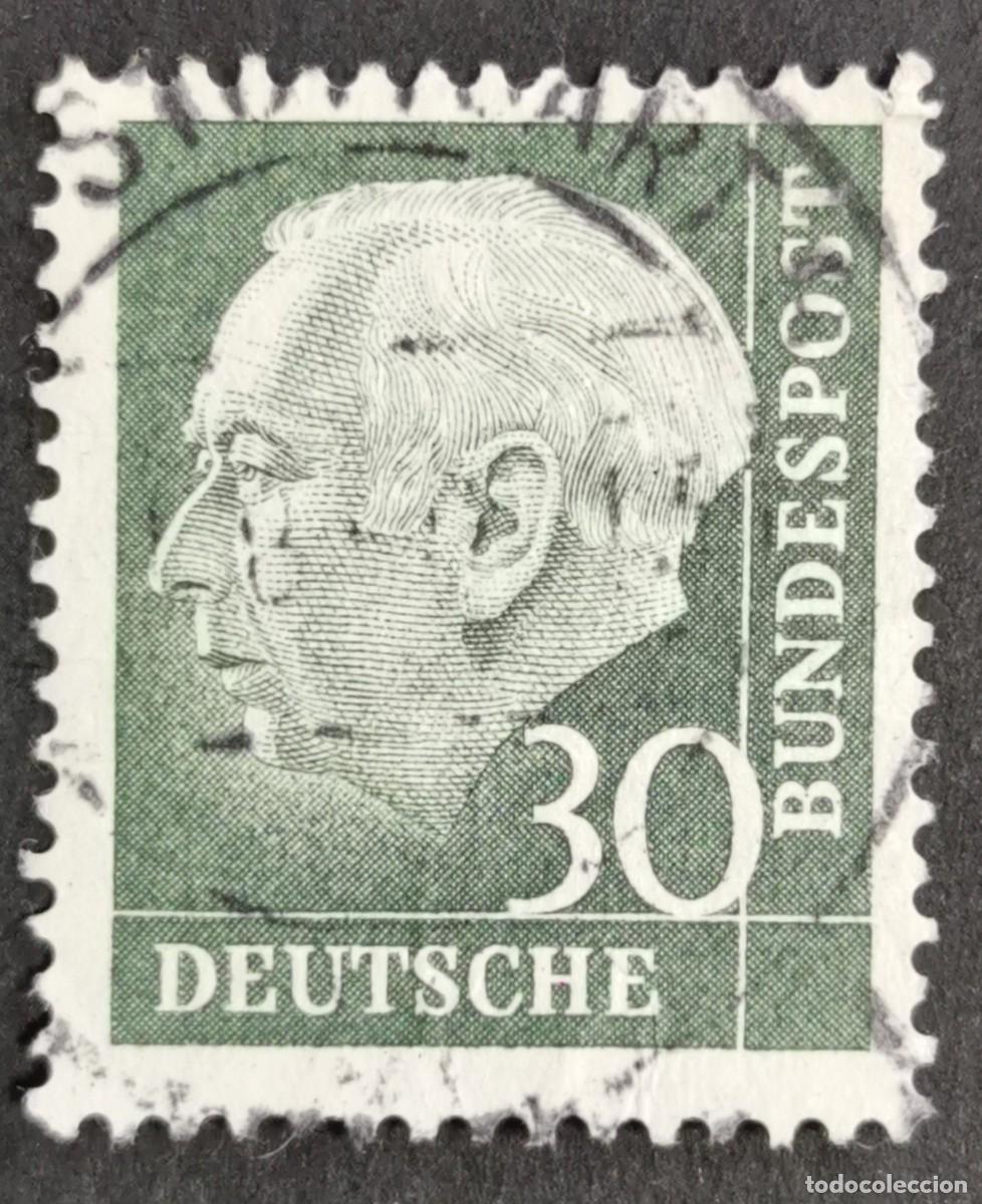 Sellos: Sello Alemania R. Federal 1957, Prof. Dr. Theodor Heuss (1884-1963), 30 Pf. Michel: DE 259xv