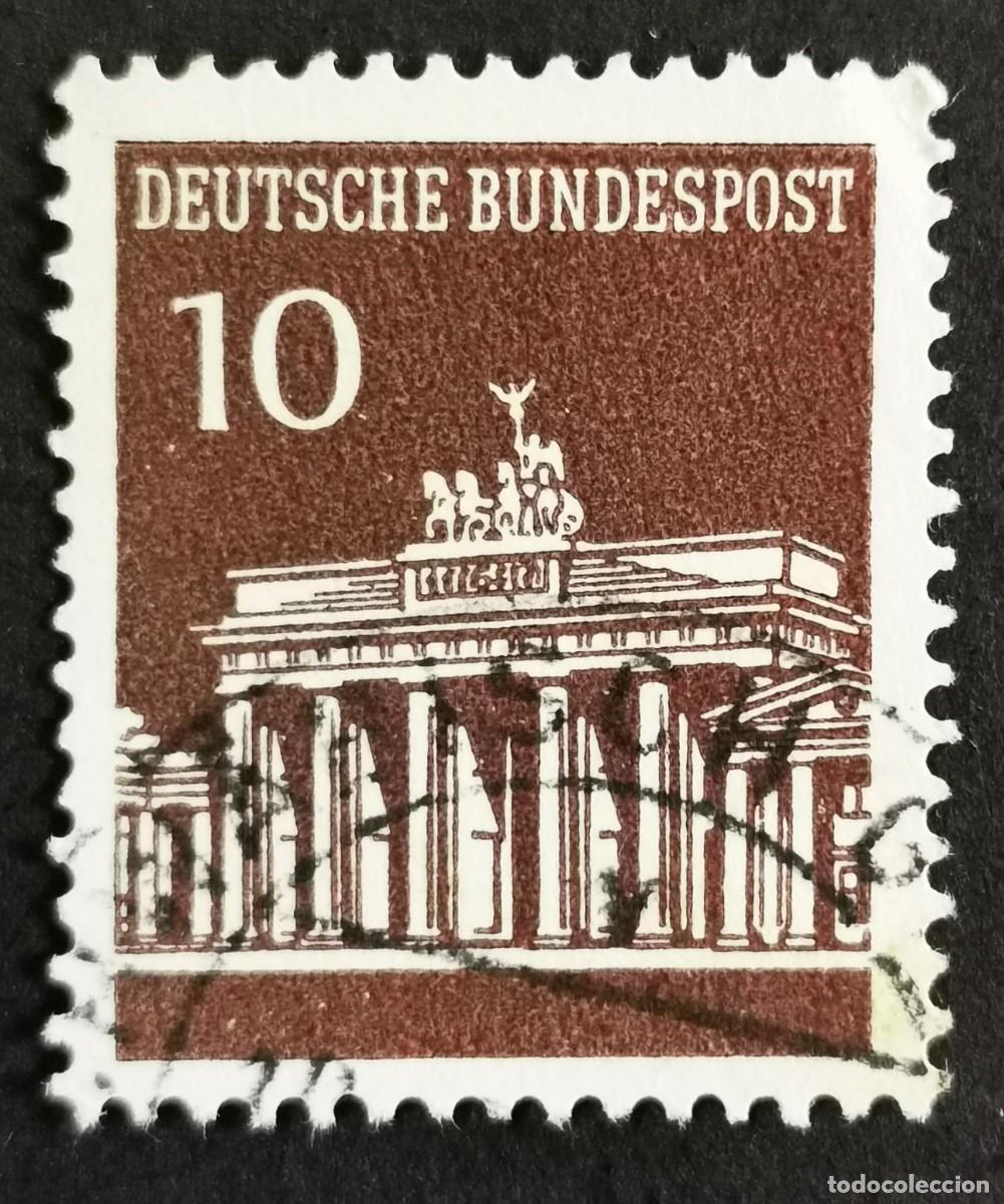 Sellos: Sello Alemania R. Federal 1966, Puerta de Brandeburgo, Berl&iacute;n, 10 Pf. Michel: DE 506v