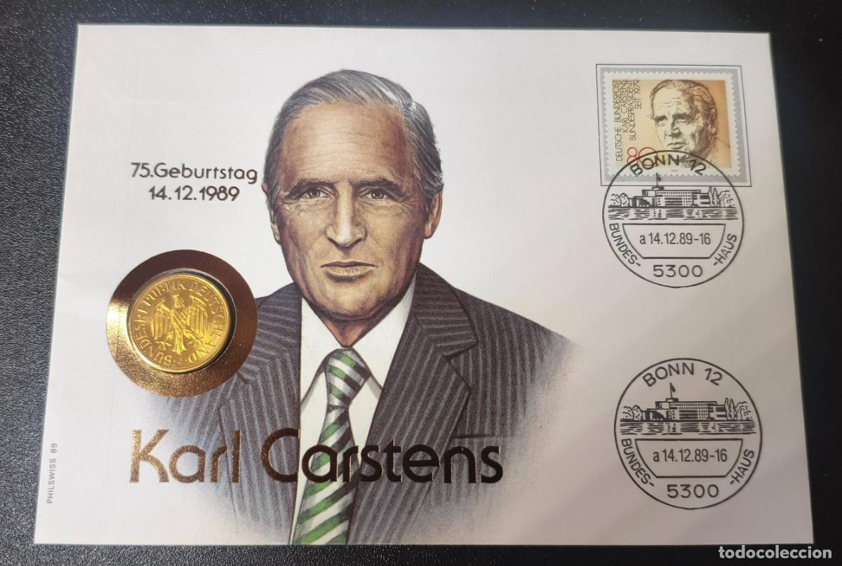 Sellos: Tarjeta postal Alemania Karl Carstens con su timbre y moneda 1989 (SC)