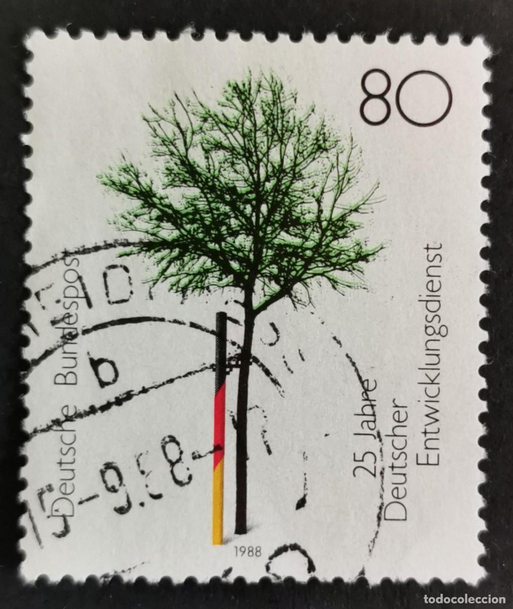 Sellos: Sello Alemania R. Federal 1988,&Aacute;rbol sostenido estaca colores nacionales, 80 Pf. Michel: DE 1373