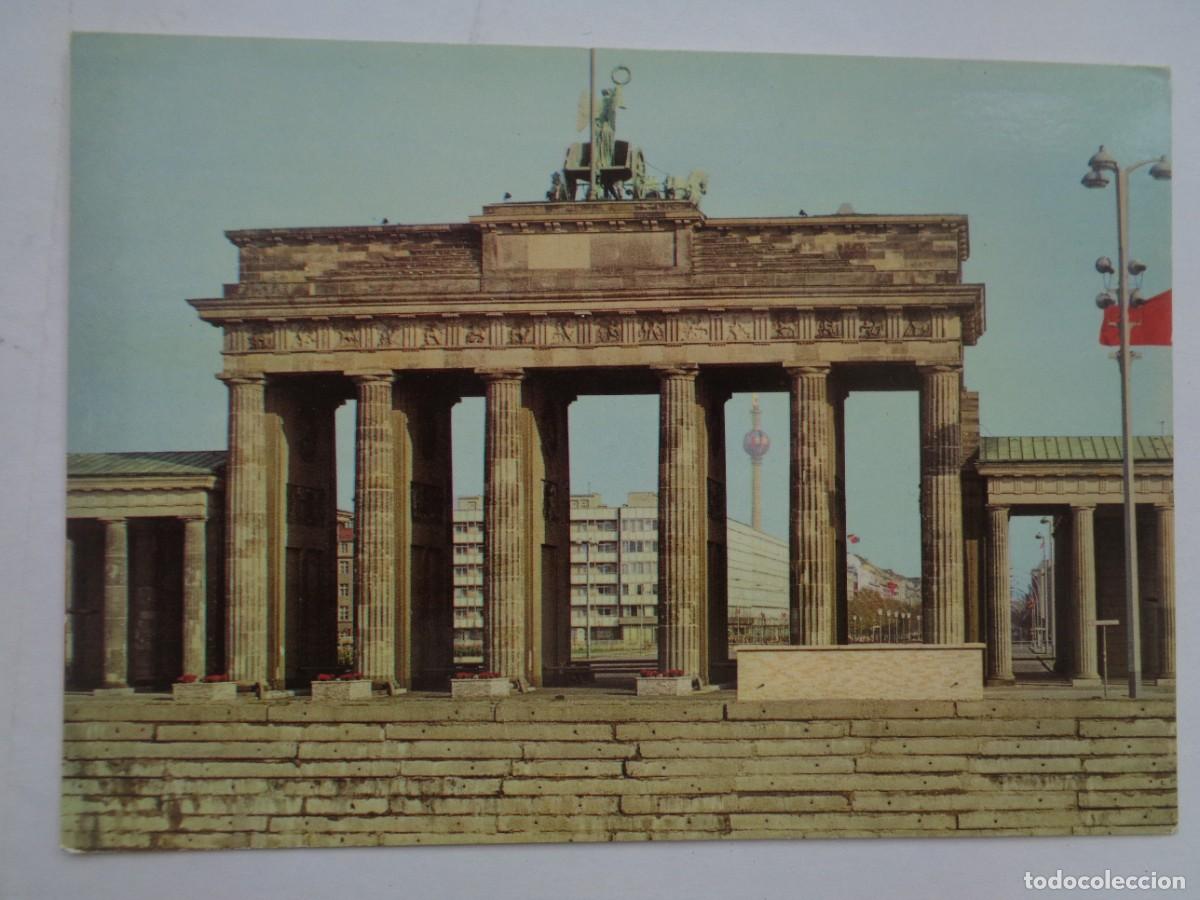 Selos: POSTAL DE BERLIN OCCIDENTAL ( ALEMANIA FEDERAL ): PUERTA DE BRANDENBURGO. A&Ntilde;OS 60