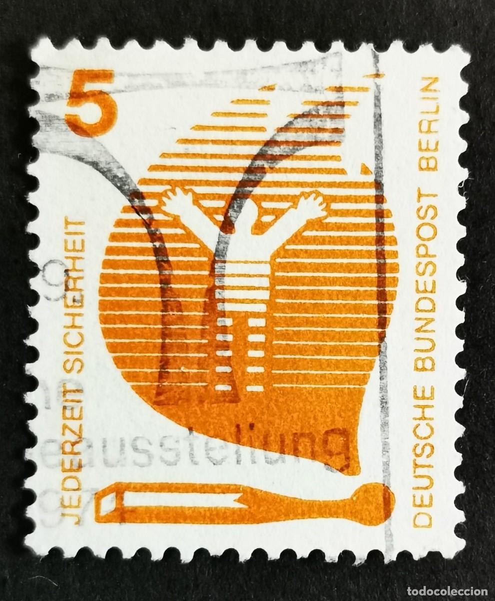 Sellos: Sello Alemania Berl&iacute;n 1971, Prevenir accidentes: Dispara trav&eacute;s cerilla, 5 Pf. Michel: DE-BE 402A