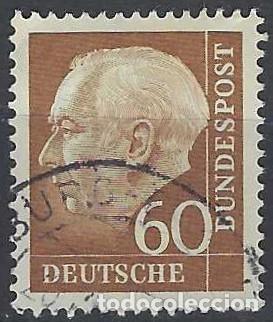 Sellos: ALEMANIA 1957 - PRESIDENTE DR. THEODORE HEUSS, MARR&Oacute;N - USADO