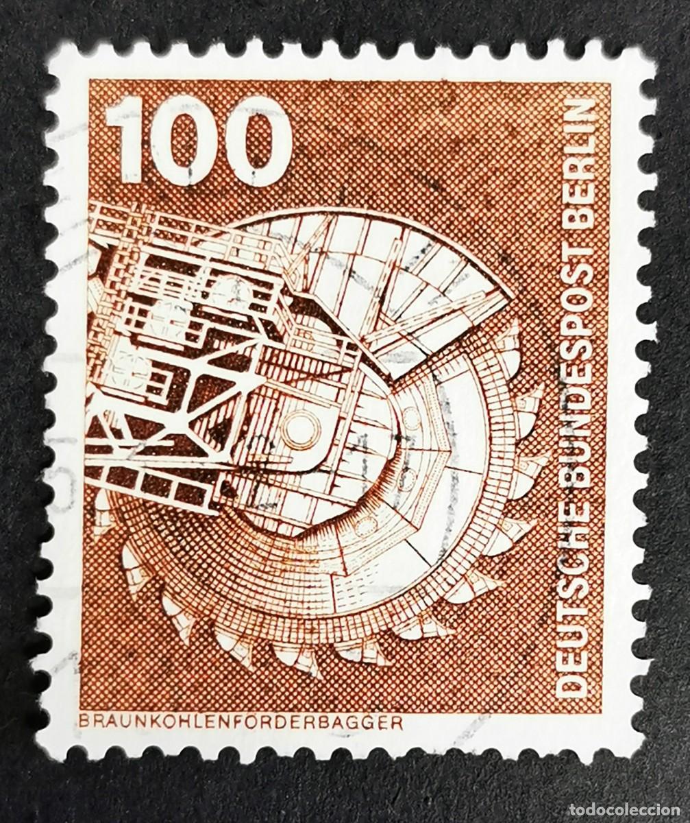 Sellos: Sello Alemania Berl&iacute;n 1975, Industria: Excavadora transportadora carb&oacute;n, 100 Pf. Michel: DE-BE 502