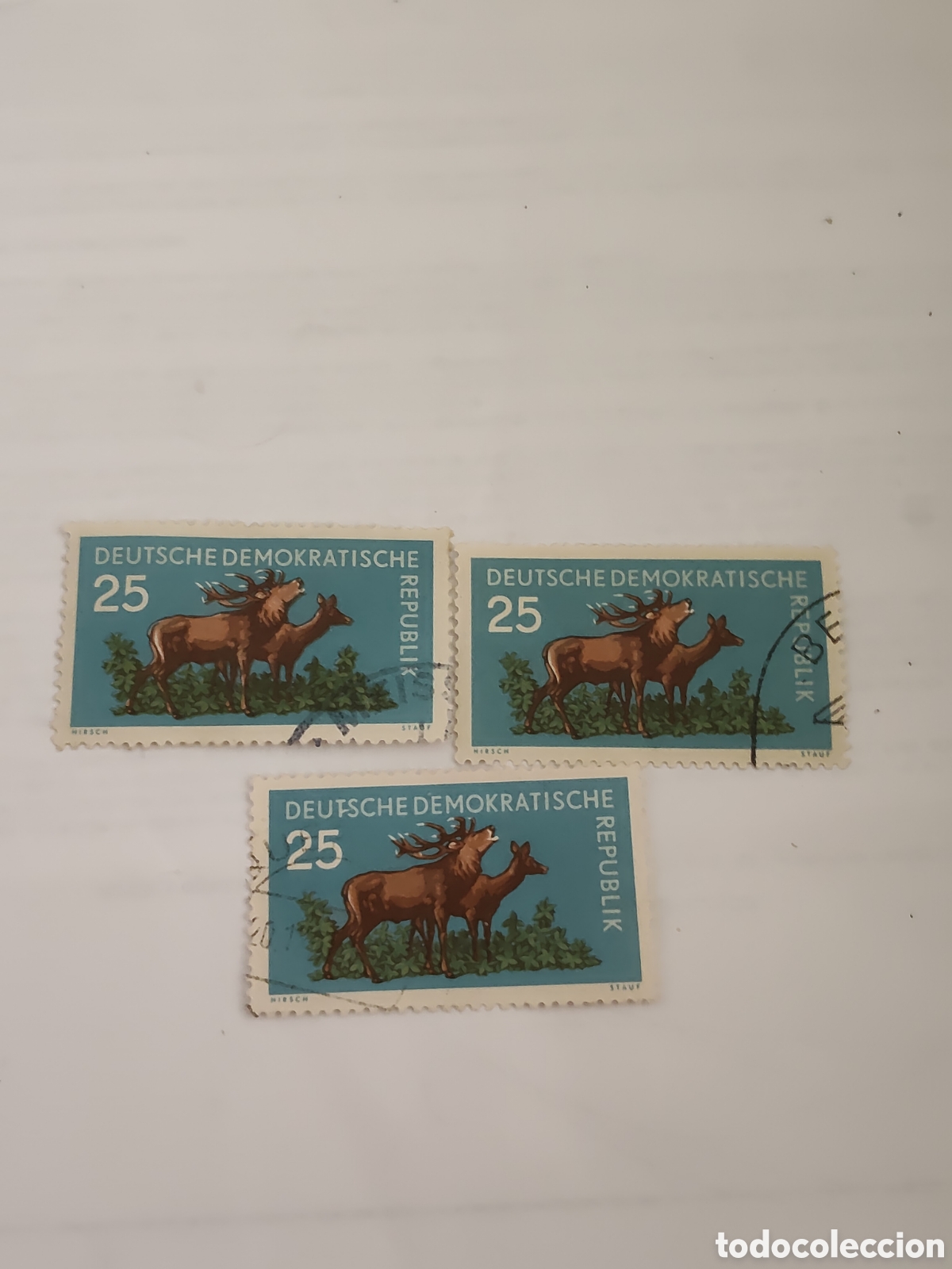 Sellos: 3 sellos de la DDR Fauna forestal Ciervos rojos 1959