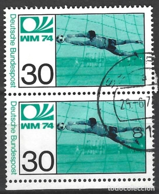 Sellos: ALEMANIA - FEDERAL - CAMPEONATO DEL MUNDO DE F&Uacute;TBOL DE 1974 - 2 SELLOS JUNTOS -