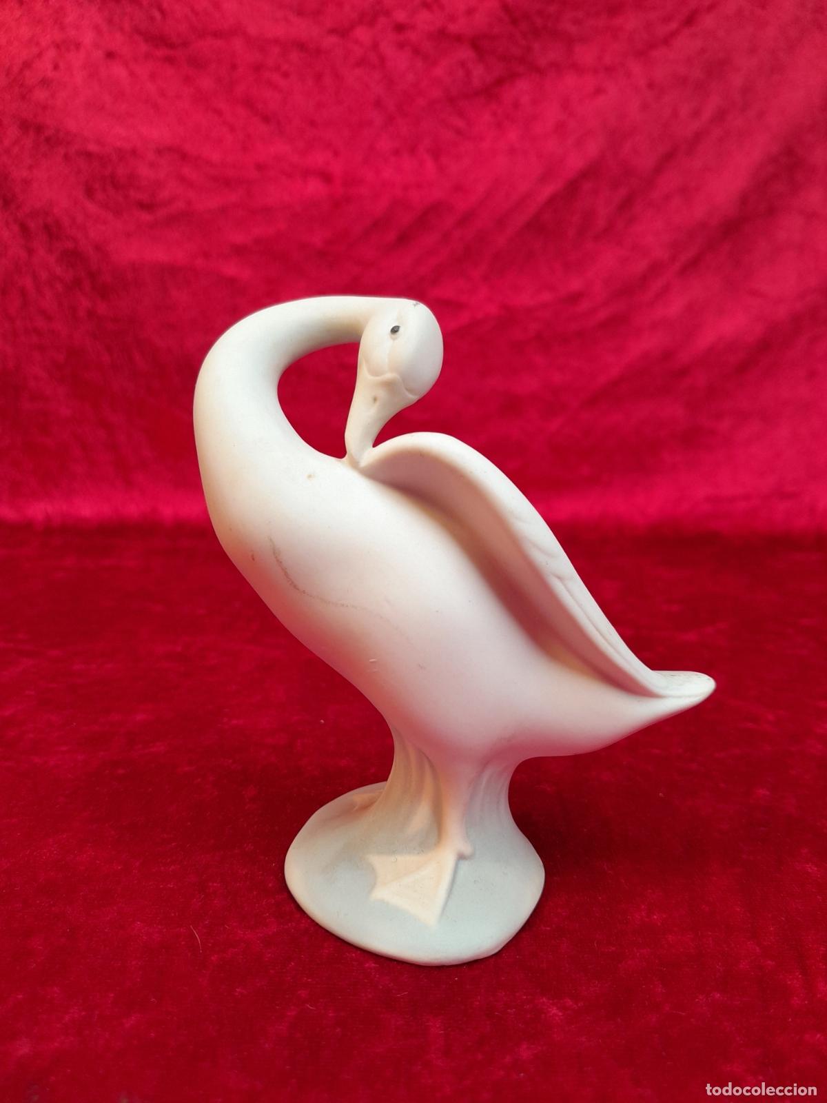 Sellos: FIGURA DE GANSO EN PORCELANA BISCUIT DE LA FIRMA LLADR&Oacute;. SIGLO XX