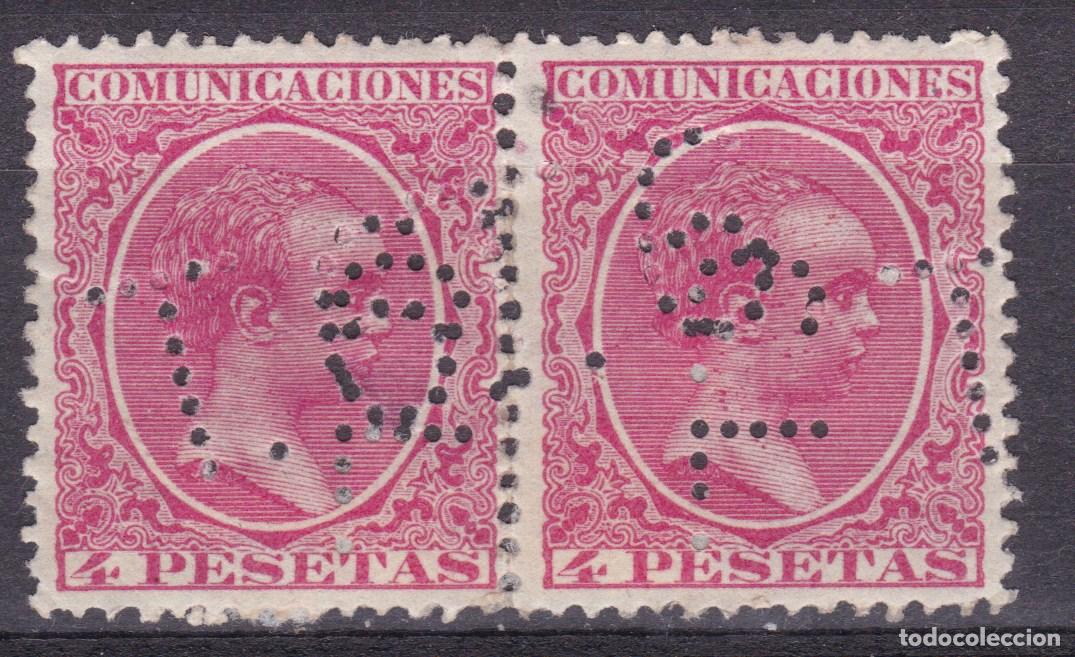 Sellos: AA11- Alfonso XIII Pel&oacute;n 4 Ptas Edifil 227T. DOBLE PERFORACION CL y T6. Pareja LUJO